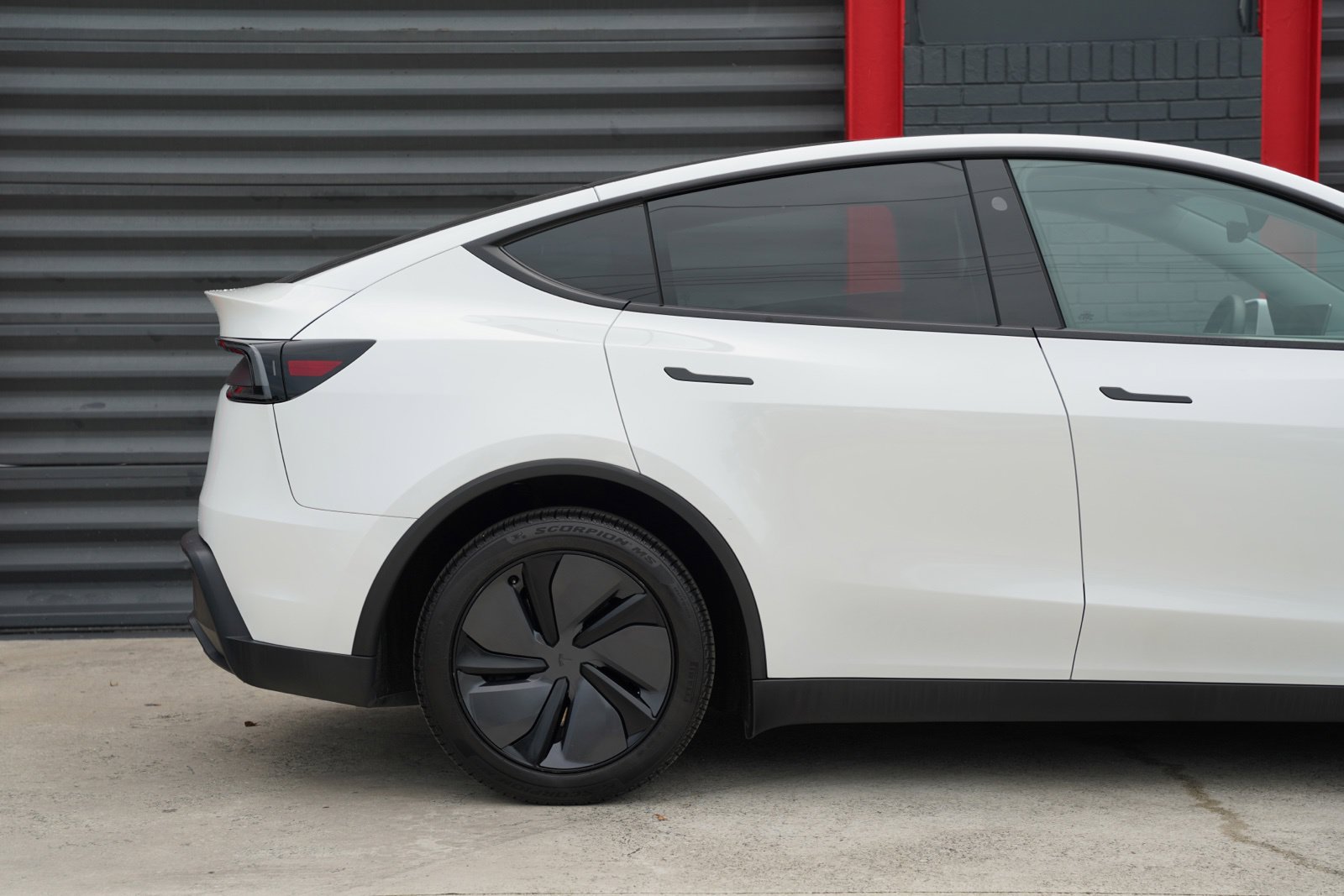 Used 2026 Tesla Model Y Long Range RWD image 9