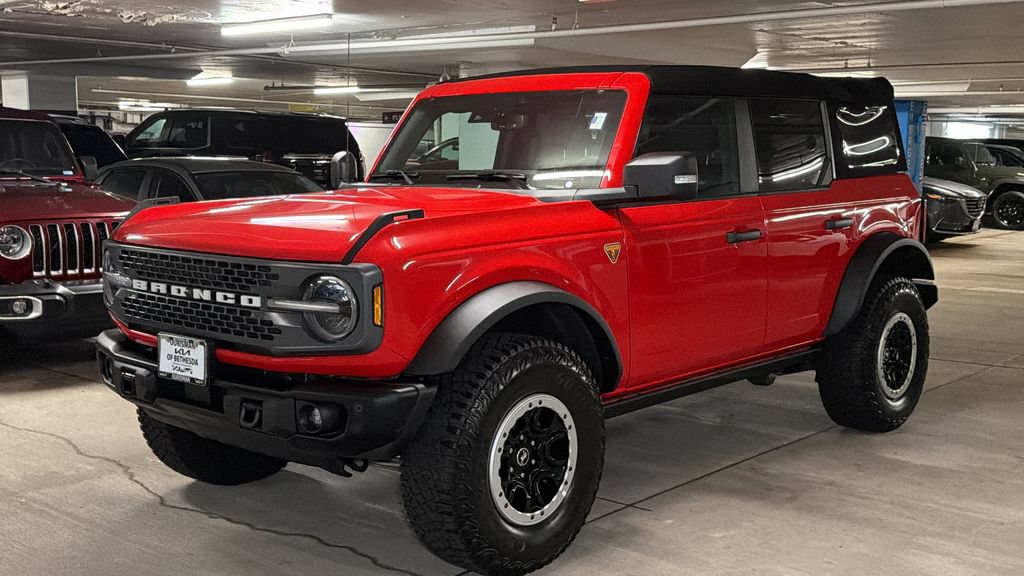 Used 2023 Ford Bronco Badlands w/ Sasquatch Package AWD/4WD image 2