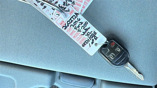 Used 2016 Ford F250 XL w/ Power Equipment Group image 26