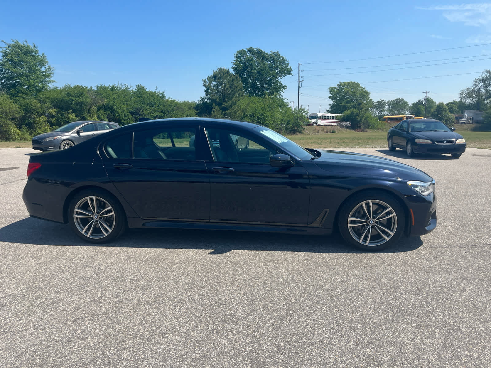 Used 2019 BMW 750i xDrive w/ M Sport Package AWD/4WD image 9