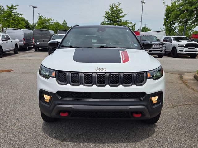 Used 2024 Jeep Compass Trailhawk AWD/4WD image 2