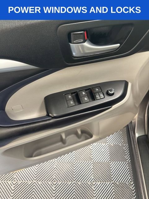 Used 2017 Toyota Highlander XLE FWD image 8