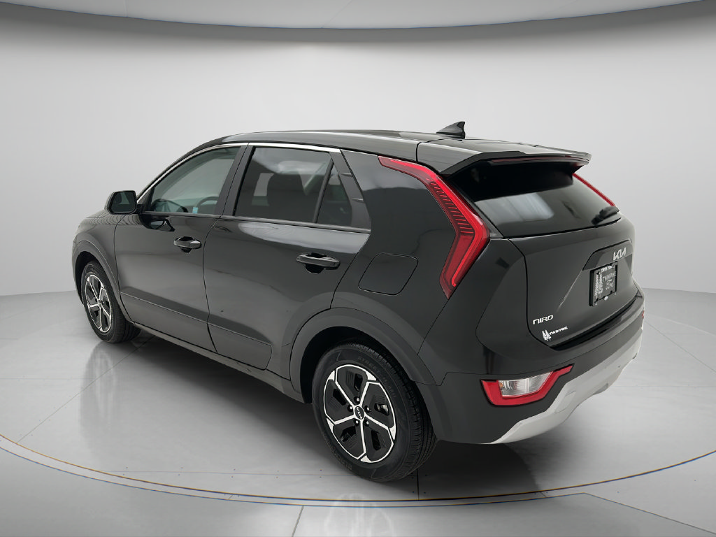 Used 2025 Kia Niro LX FWD image 4