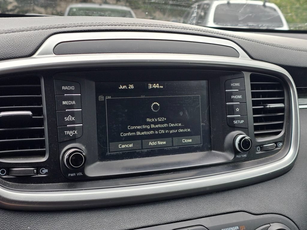 Used 2020 Kia Sorento FWD V6 image 18
