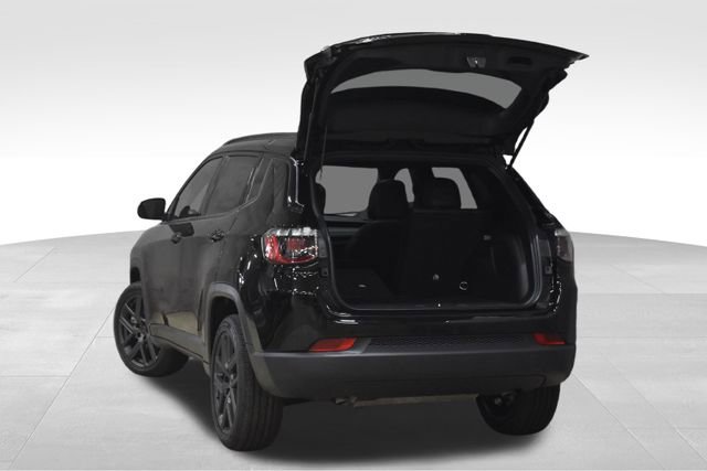 New 2026 Jeep Compass Latitude w/ Sun and Sound Group AWD/4WD image 31