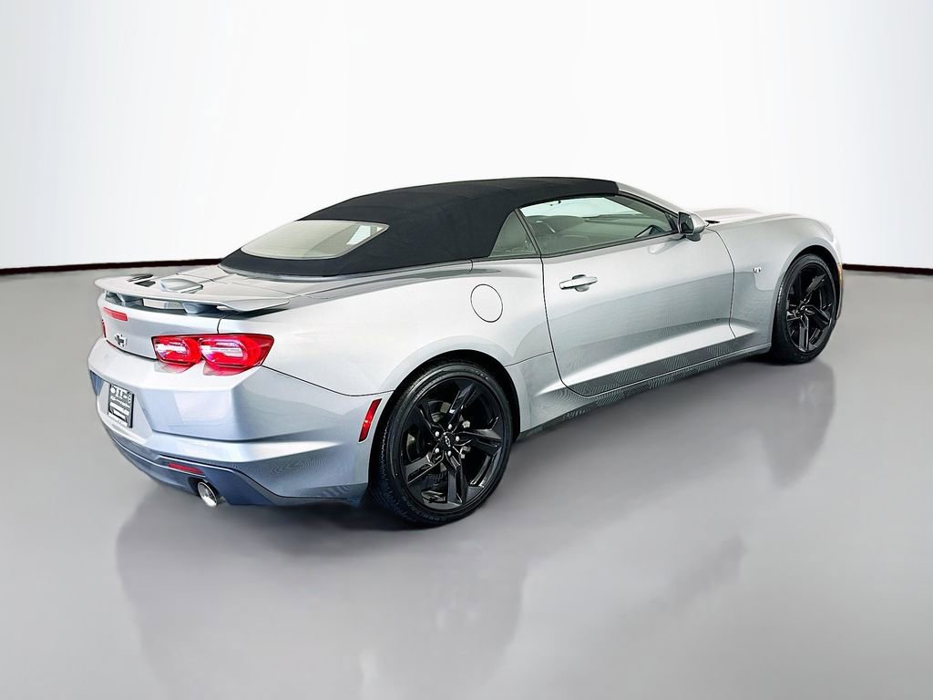 Used 2024 Chevrolet Camaro LT w/ Technology Package image 7