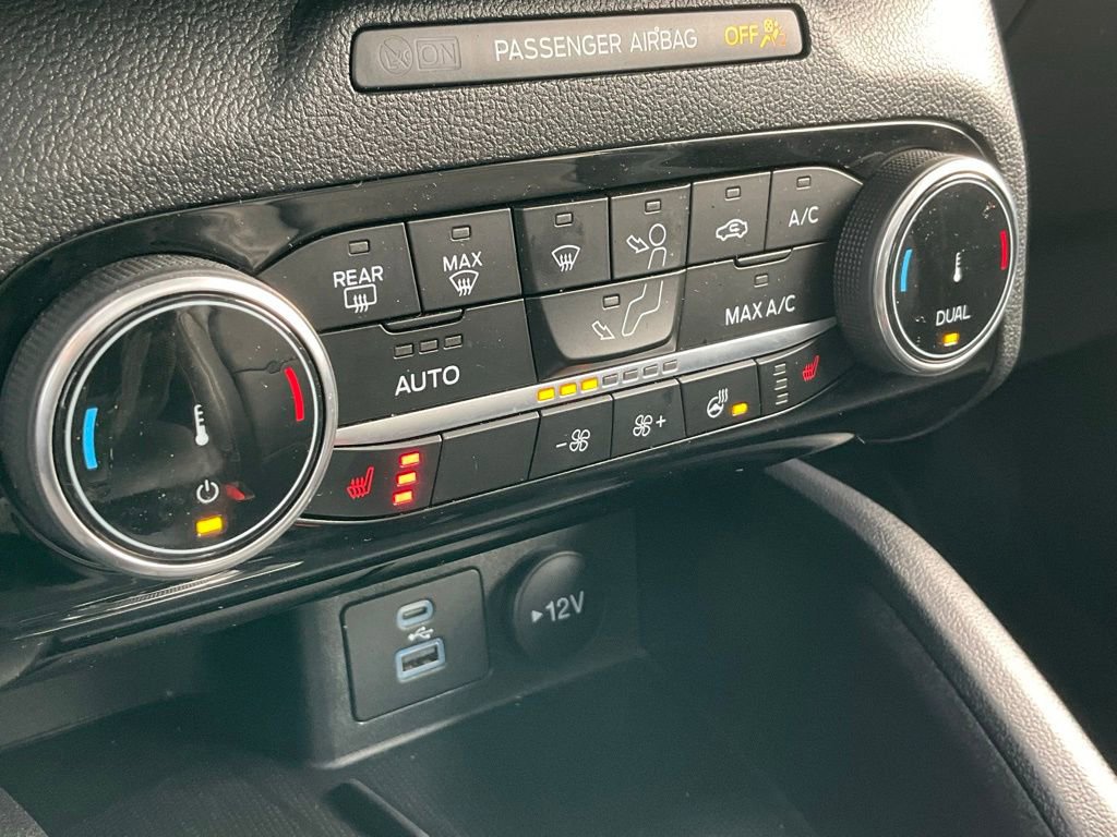 Used 2022 Ford Escape SEL w/ Technology Package image 12