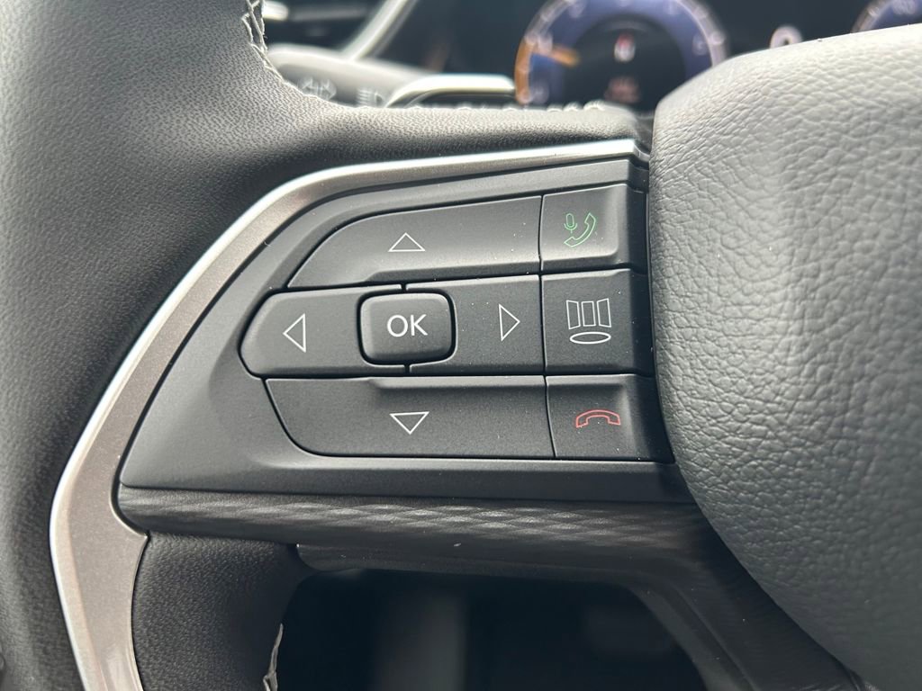 New 2025 Jeep Grand Cherokee L Altitude image 13