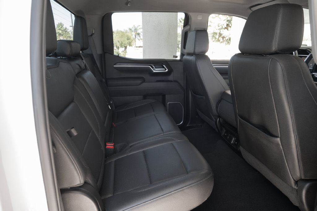 Used 2026 GMC Sierra 1500 SLT RWD image 40