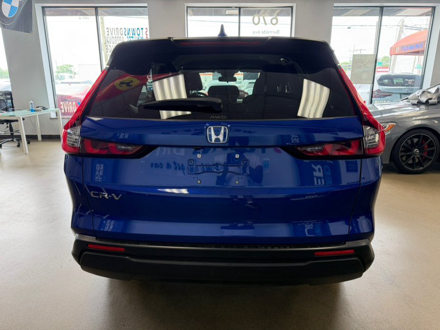 Used 2025 Honda CR-V LX image 12