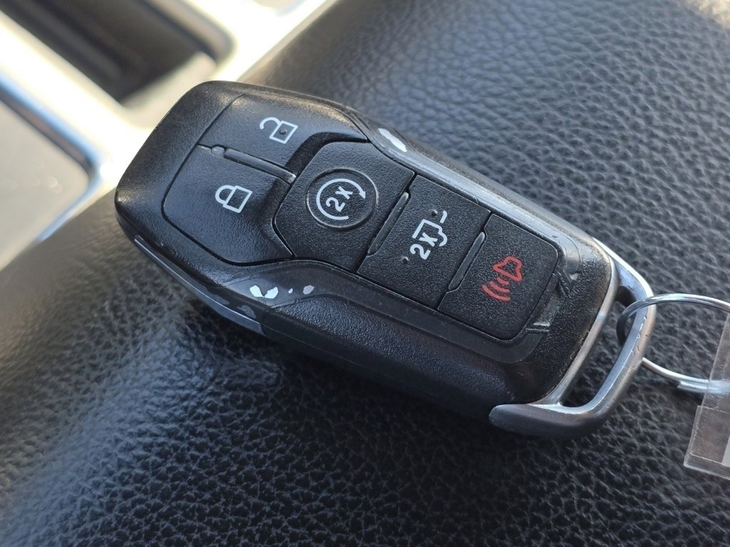 Used 2015 Ford F150 Lariat w/ Equipment Group 502A Luxury image 31