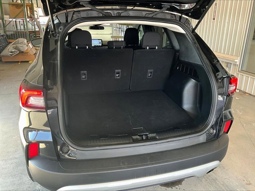 Used 2025 Ford Escape Active AWD/4WD image 35