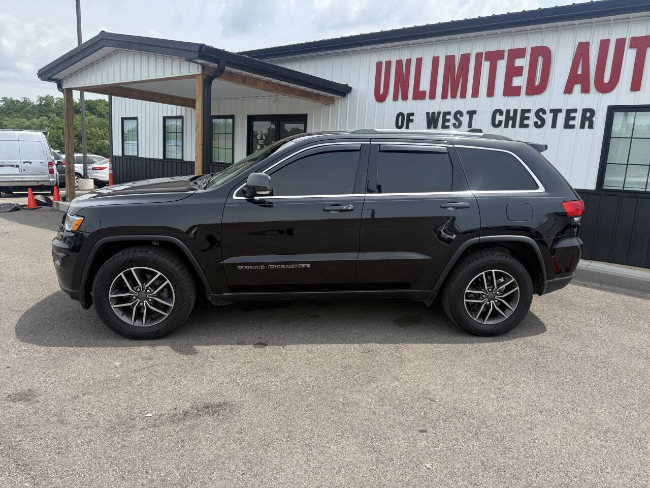 Used 2019 Jeep Grand Cherokee Limited AWD/4WD image 12
