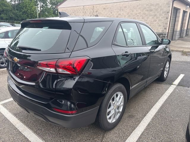 Used 2023 Chevrolet Equinox LS FWD image 4