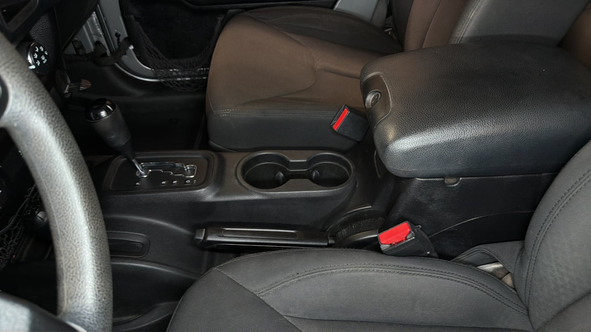 Used 2015 Jeep Wrangler Unlimited Sport AWD/4WD image 30