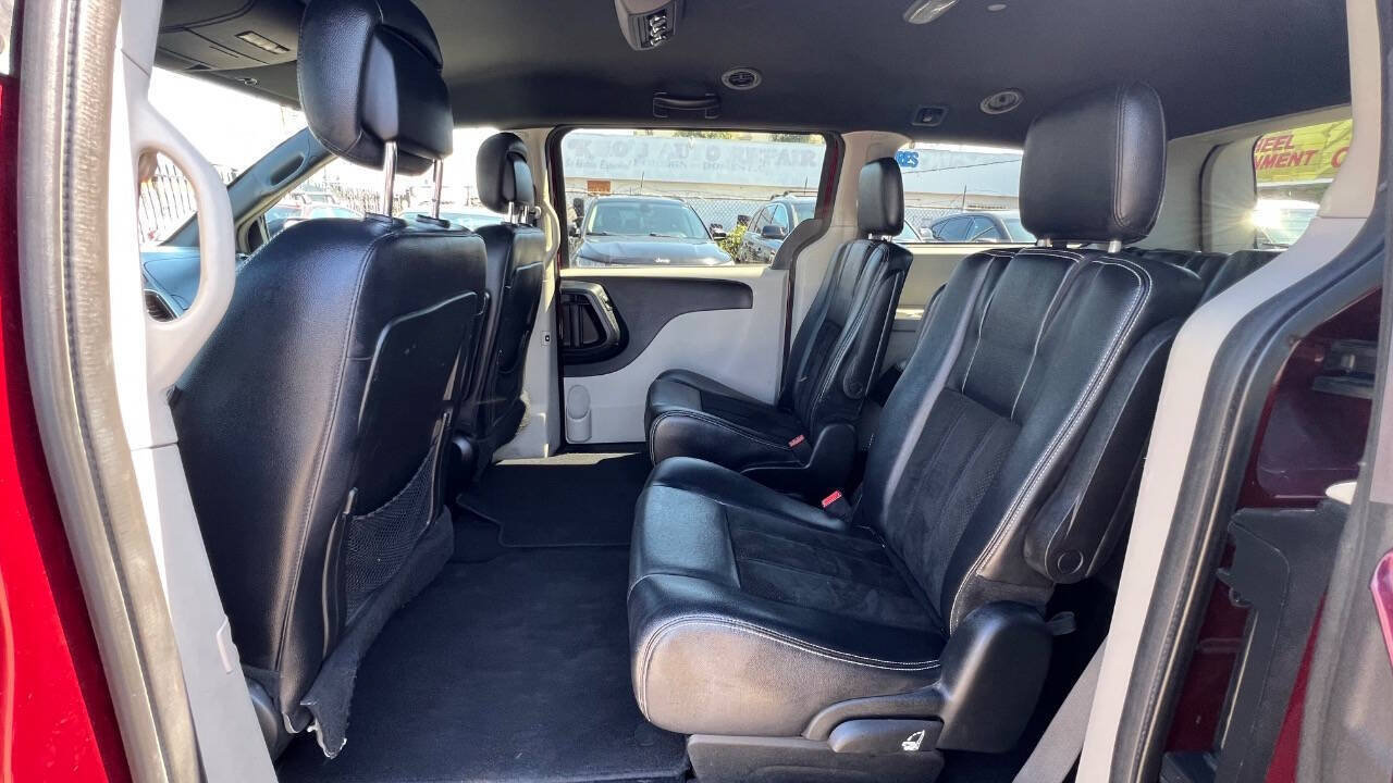 Used 2017 Dodge Grand Caravan SXT FWD image 21