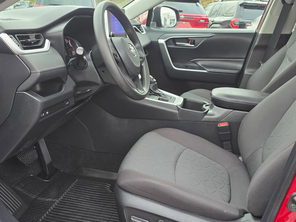 Used 2023 Toyota RAV4 XLE w/ Convenience Package AWD/4WD image 16