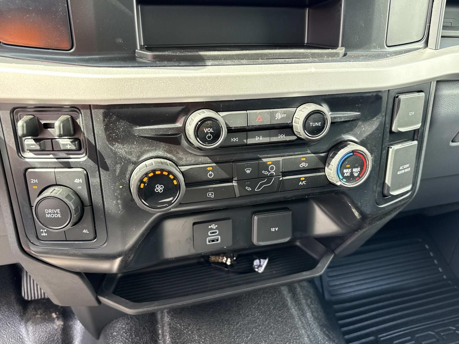 New 2026 Ford F250 XL w/ XL Chrome Package AWD/4WD image 17