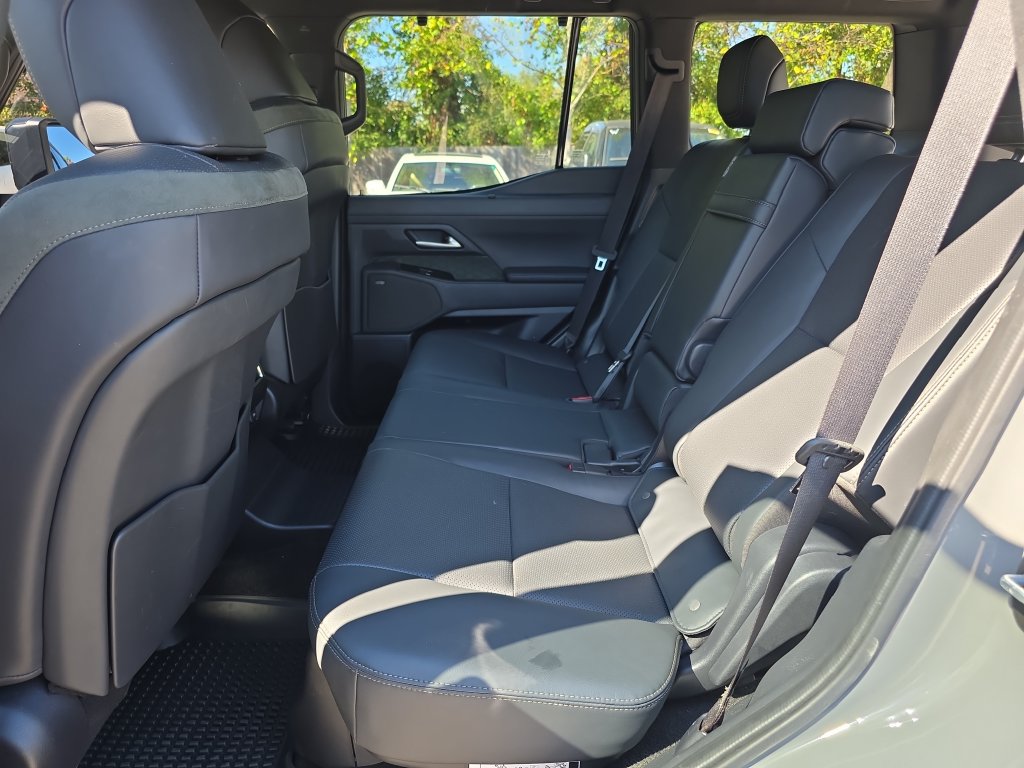 Used 2024 Lexus GX 550 AWD/4WD image 32