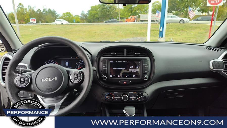 Used 2022 Kia Soul LX w/ Technology Package image 14