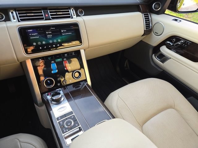 Used 2018 Land Rover Range Rover HSE AWD/4WD image 16