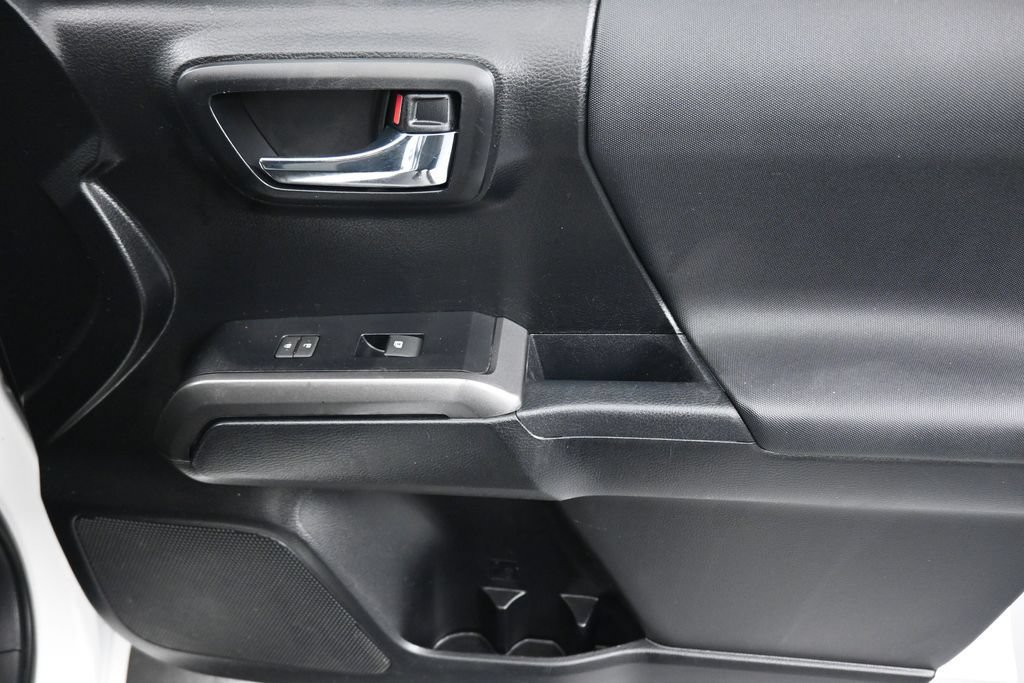 Used 2022 Toyota Tacoma TRD Off-Road RWD image 41