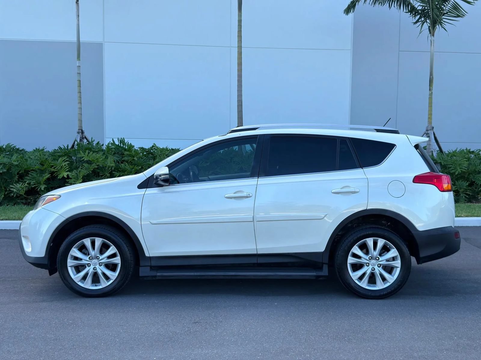 Used 2013 Toyota RAV4 Limited FWD image 8