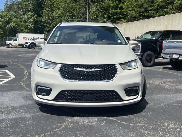 Used 2021 Chrysler Pacifica Touring-L FWD image 9