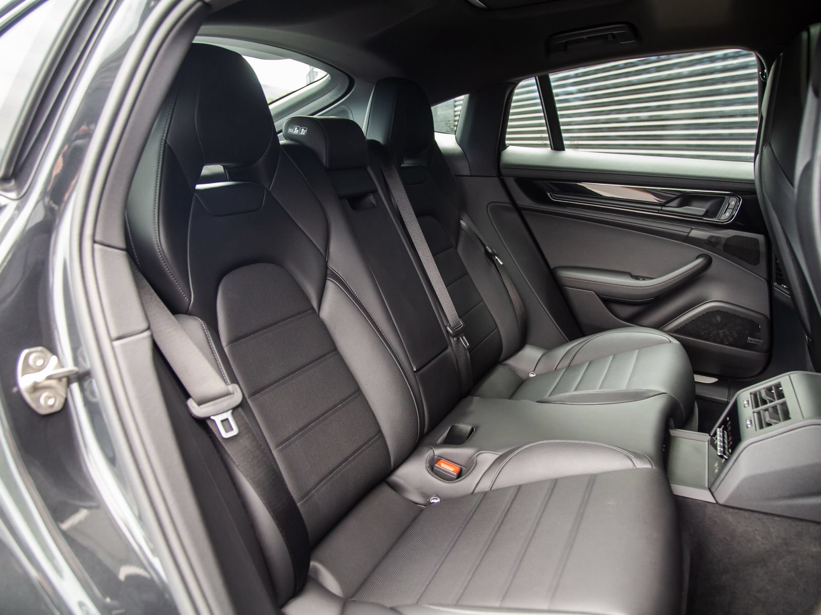 Certified 2025 Porsche Panamera RWD image 24
