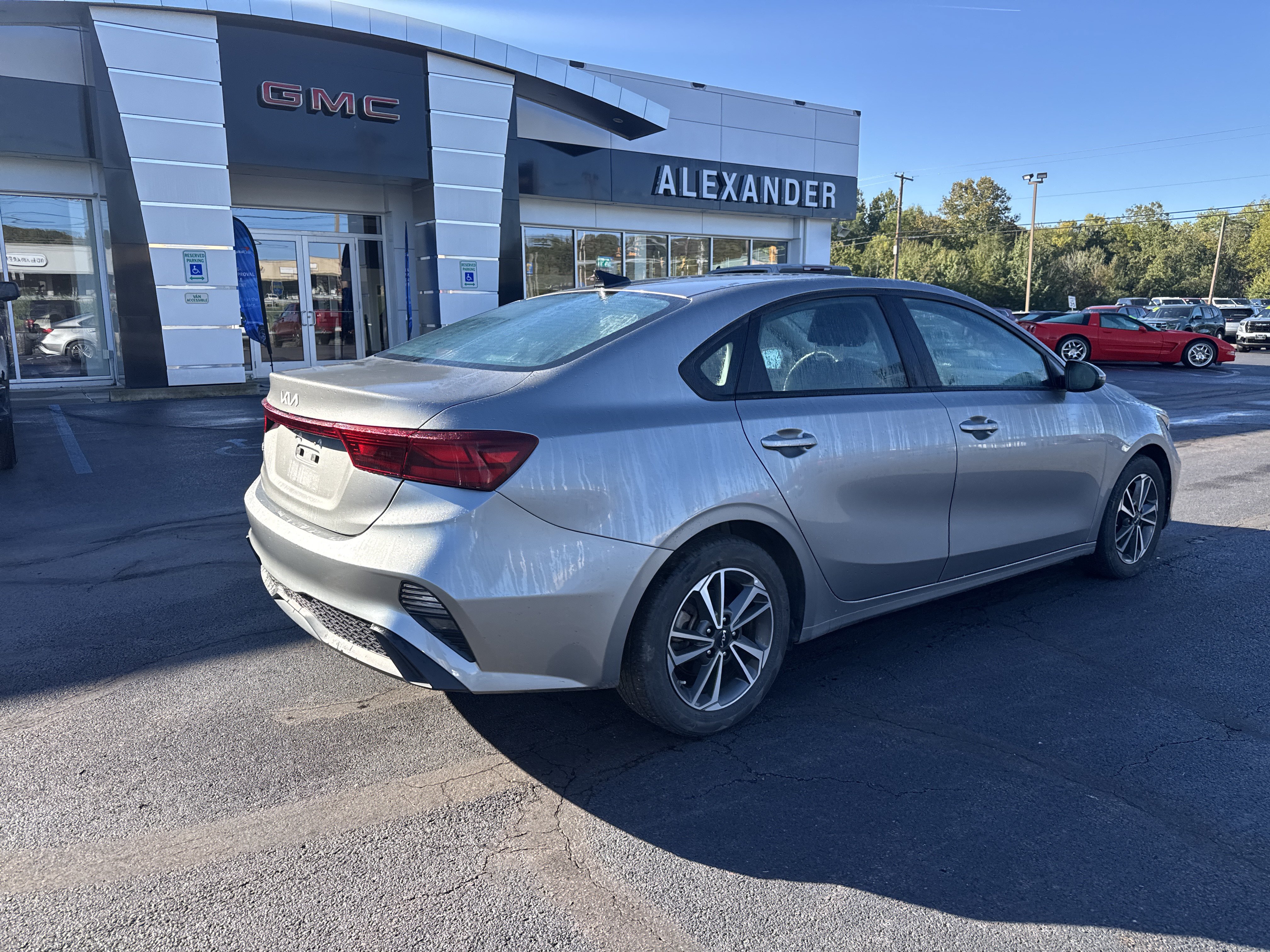 Used 2023 Kia Forte LXS w/ LXS Technology Package FWD image 3