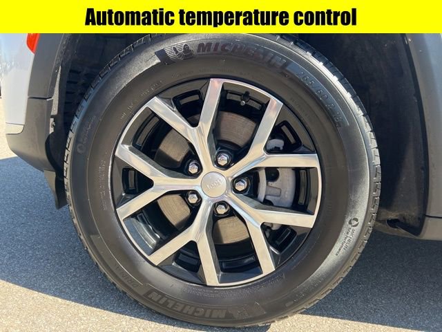 Used 2023 Jeep Grand Cherokee L Limited image 9