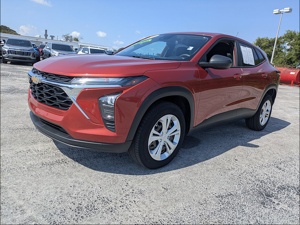 Used 2024 Chevrolet Trax LS w/ Driver Confidence Package FWD image 8