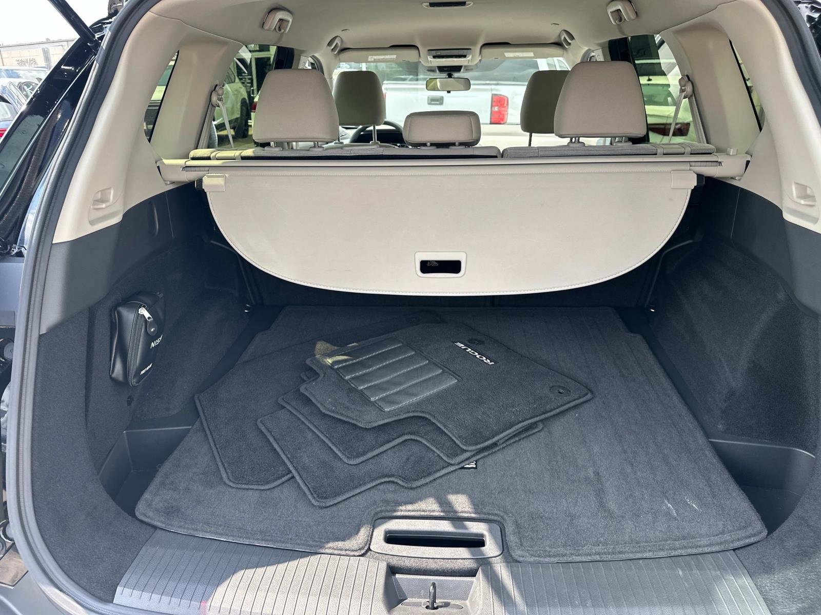 Used 2023 Nissan Rogue SV image 11