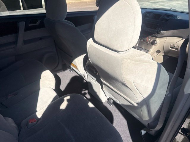 Used 2012 Toyota Highlander FWD w/ Tech Pkg image 15