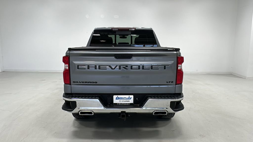 Used 2022 Chevrolet Silverado 1500 LTZ w/ LTZ Convenience Package II AWD/4WD image 4