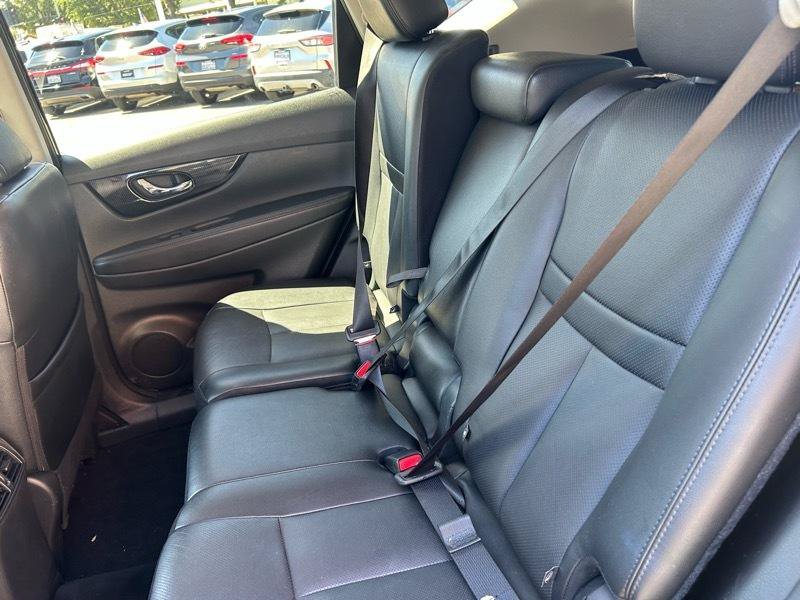 Used 2018 Nissan Rogue SL w/ Premium Package FWD image 15