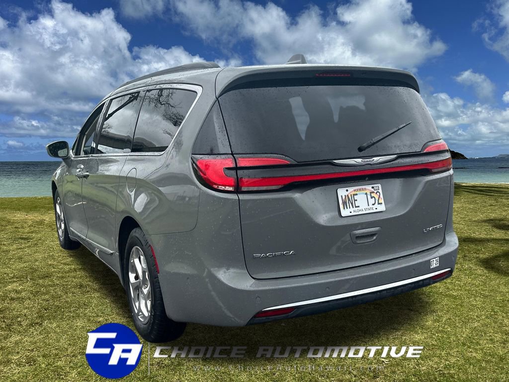 Used 2022 Chrysler Pacifica Limited image 5