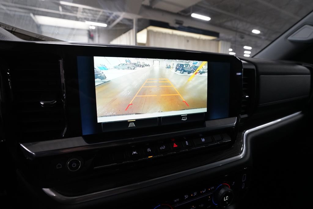 Used 2023 Chevrolet Silverado 1500 LT AWD/4WD image 19