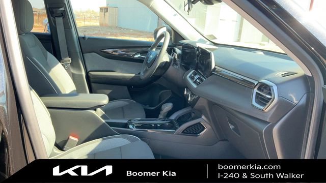 Used 2025 Chevrolet TrailBlazer LT image 11