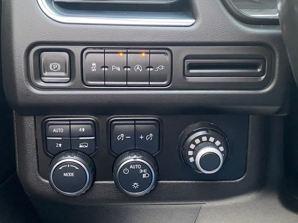 Used 2021 Chevrolet Suburban RST w/ Rear Media and Nav Package image 31