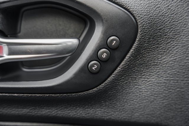 Used 2019 Jeep Cherokee Limited image 43