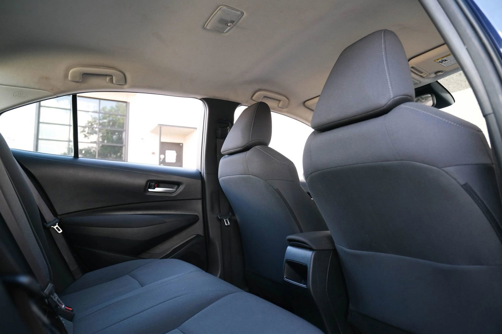 Used 2021 Toyota Corolla LE image 29