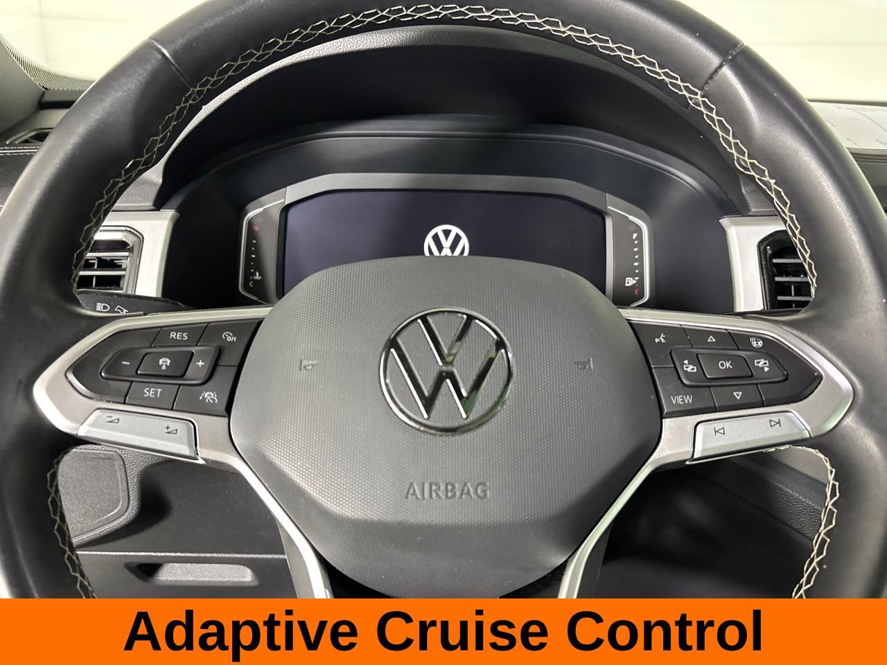 Used 2023 Volkswagen Atlas Cross Sport SEL AWD/4WD image 16