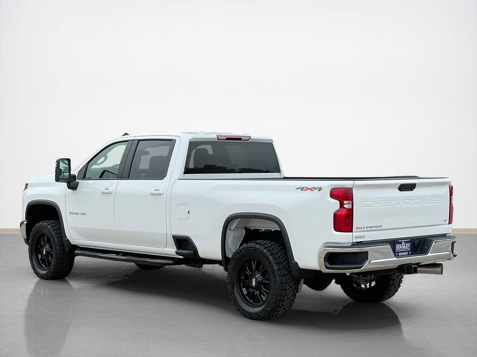 Used 2025 Chevrolet Silverado 2500 LT w/ Convenience Package AWD/4WD image 5