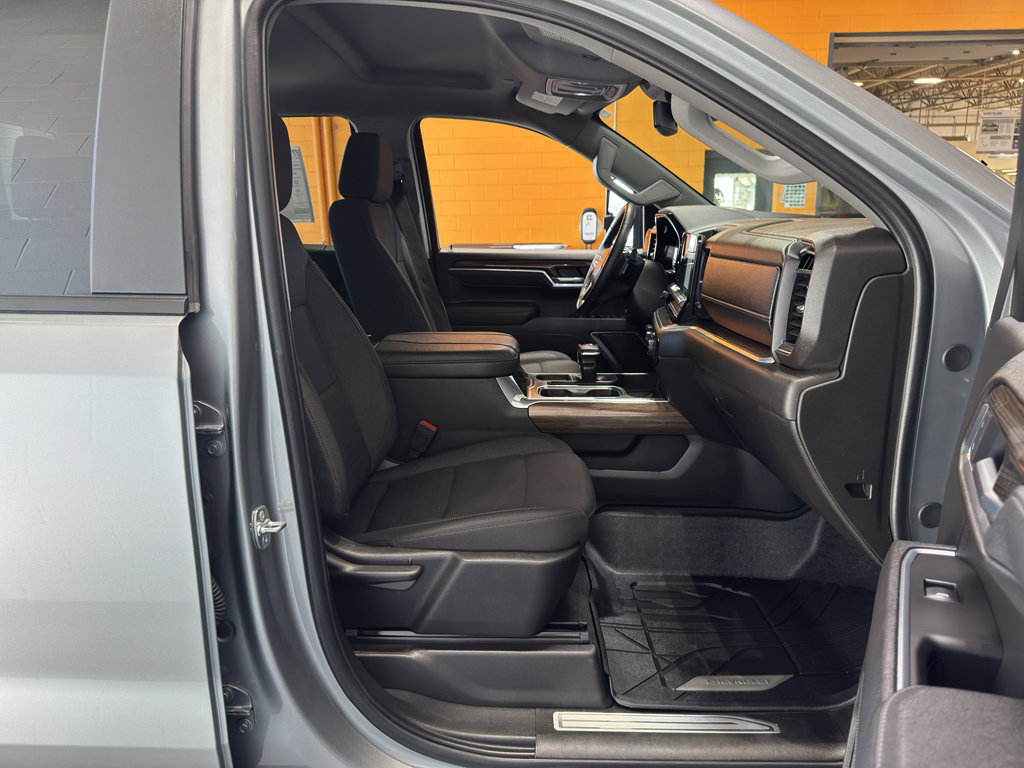 Used 2025 Chevrolet Silverado 1500 RST w/ Protection Package AWD/4WD image 18