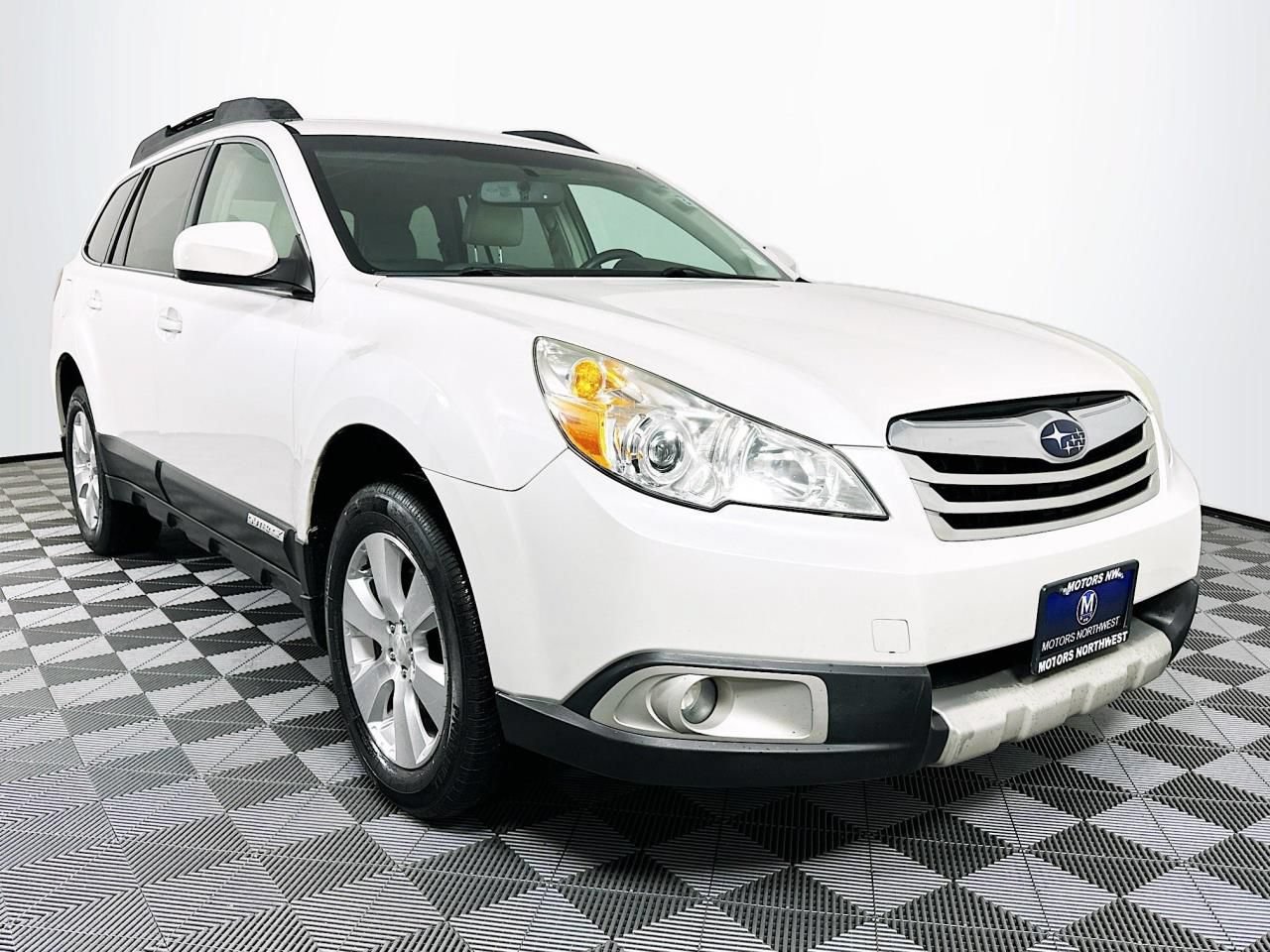 Used 2010 Subaru Outback 3.6R Limited AWD/4WD image 27