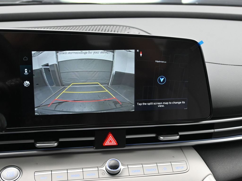 Certified 2025 Hyundai Elantra Limited image 17