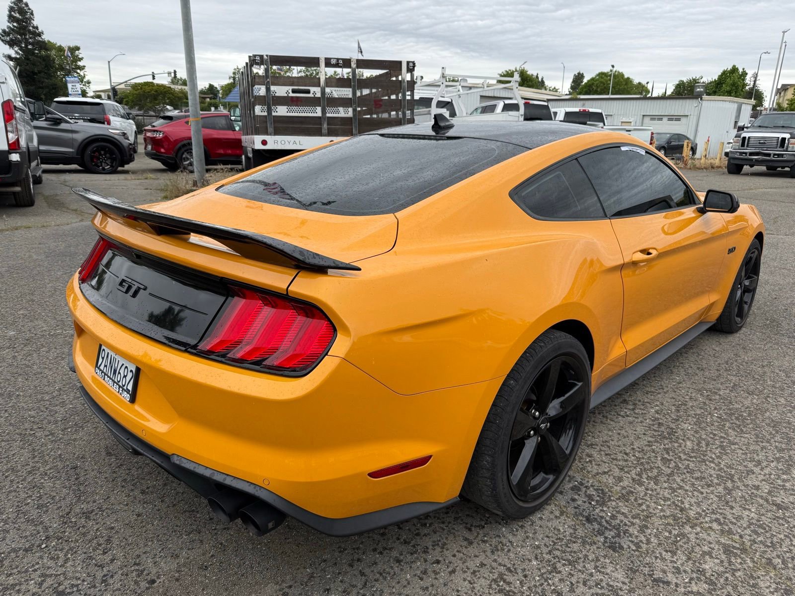 Used 2022 Ford Mustang GT Premium w/ Black Accent Package RWD image 6