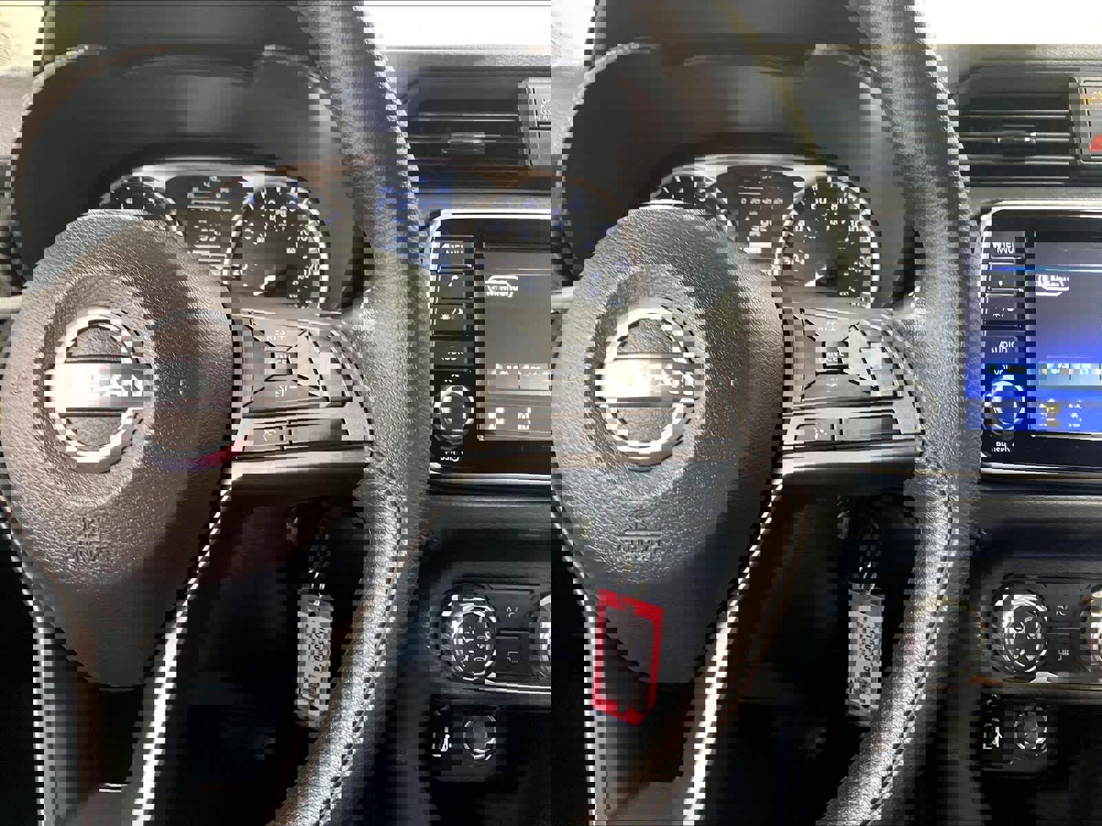 Used 2025 Nissan Versa S w/ Trunk Package image 23