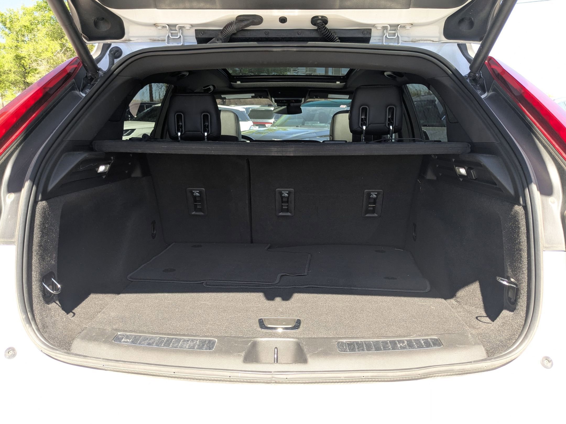 Used 2024 Cadillac XT4 Premium Luxury image 23